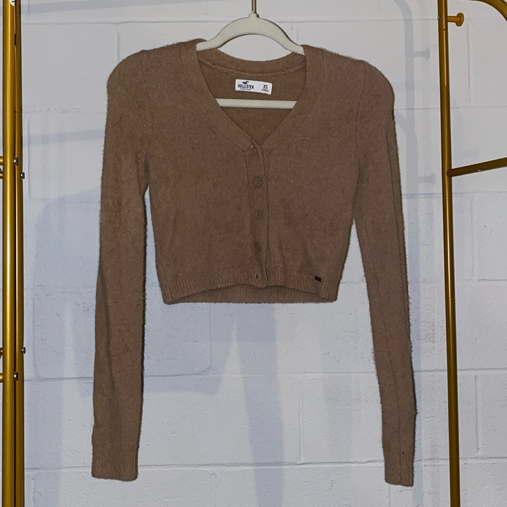 HOLLISTER Fuzzy Tan Button Up Crop Top size XS